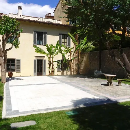 Apartahotel Numa Palazzo San Niccolo 4*