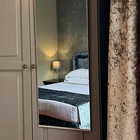Numa Palazzo San Niccolo Apartahotel 4*