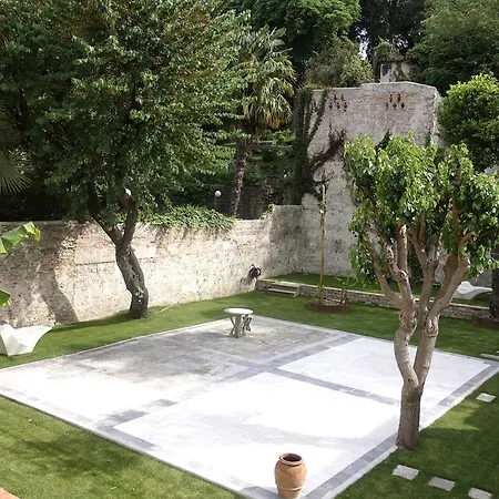 Numa Palazzo San Niccolo Apartahotel 4*