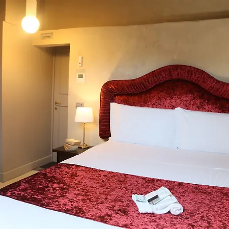 Numa Palazzo San Niccolo Apart Otel 3*